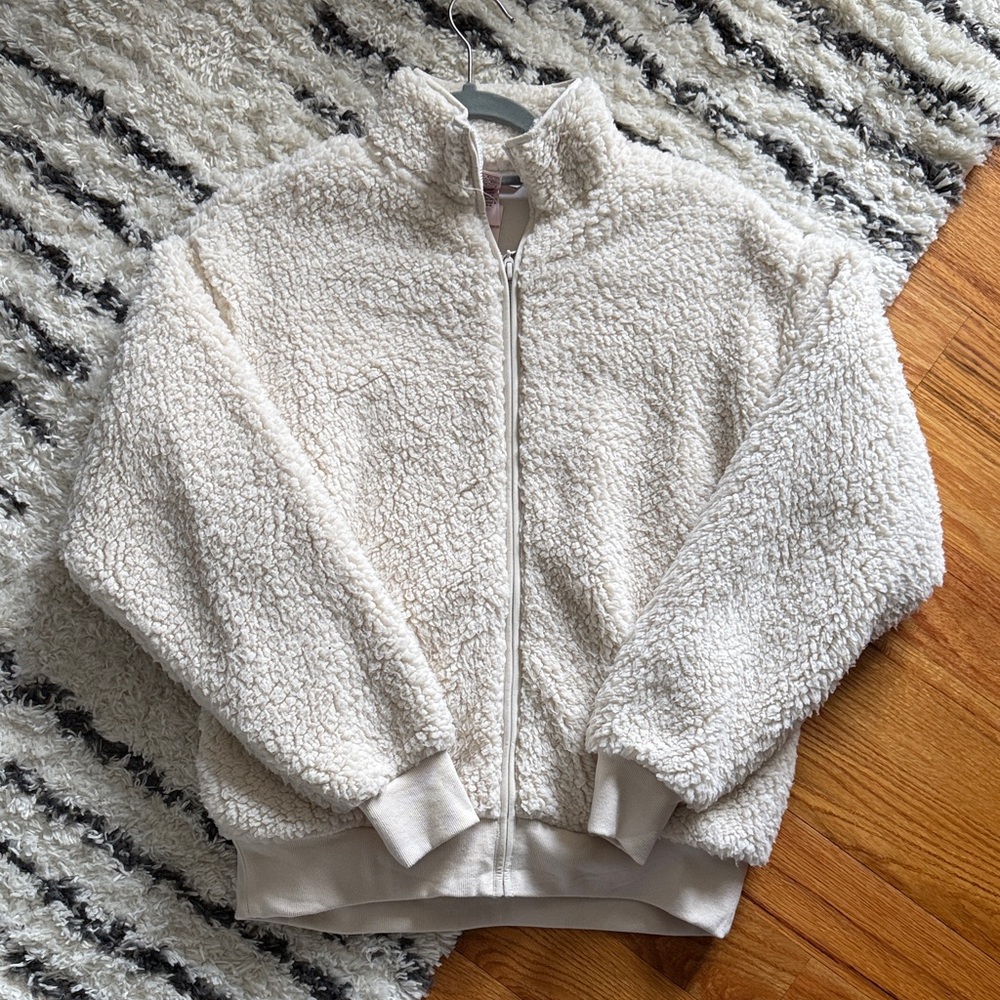 NWT Victoria’s Secret Cozy Cream Sherpa Jacket